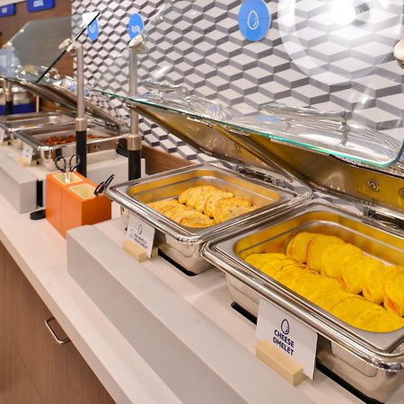Holiday Inn Express Hotel & Suites Bedford By Ihg Buitenkant foto