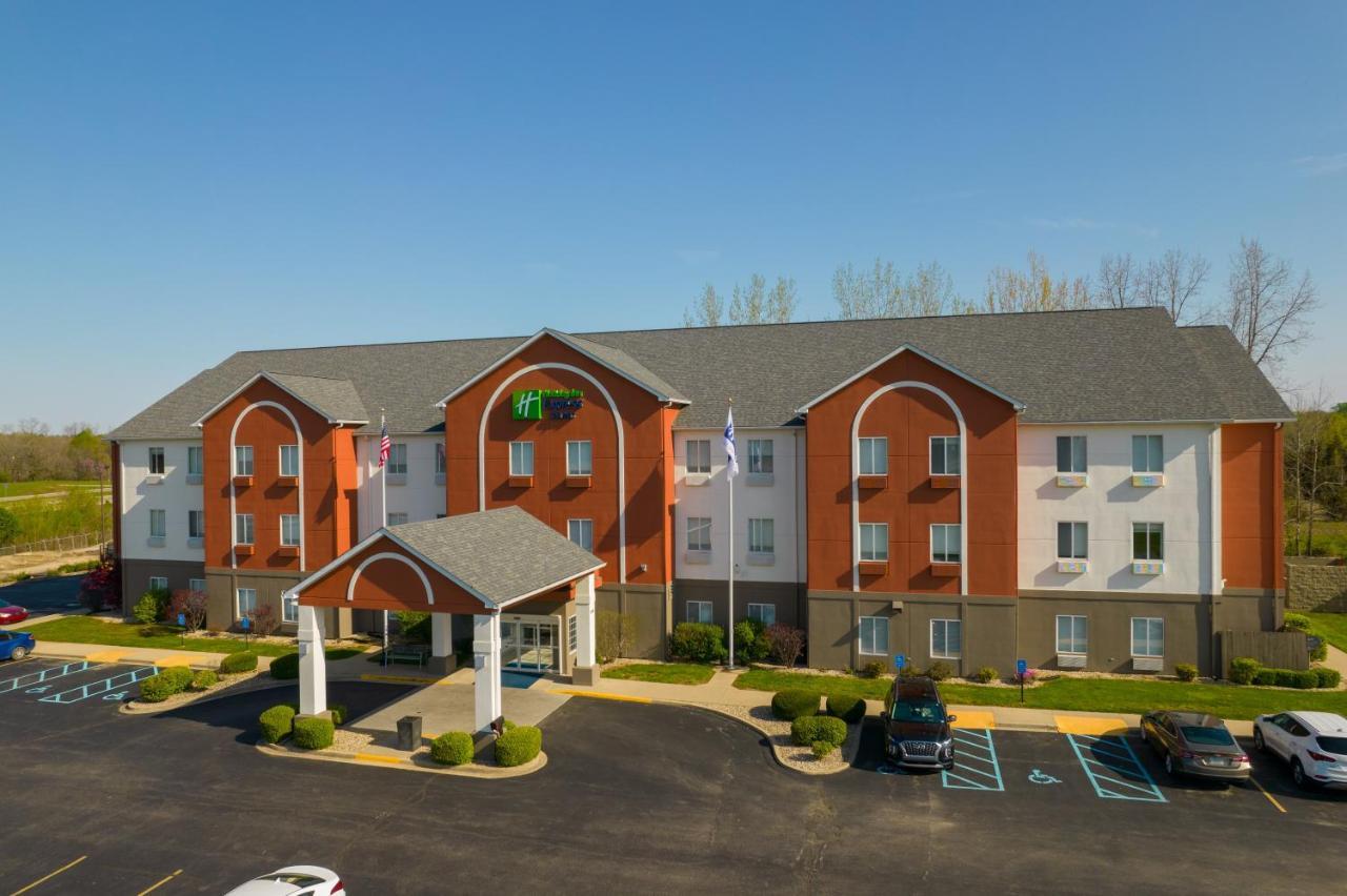 Holiday Inn Express Hotel & Suites Bedford By Ihg Buitenkant foto