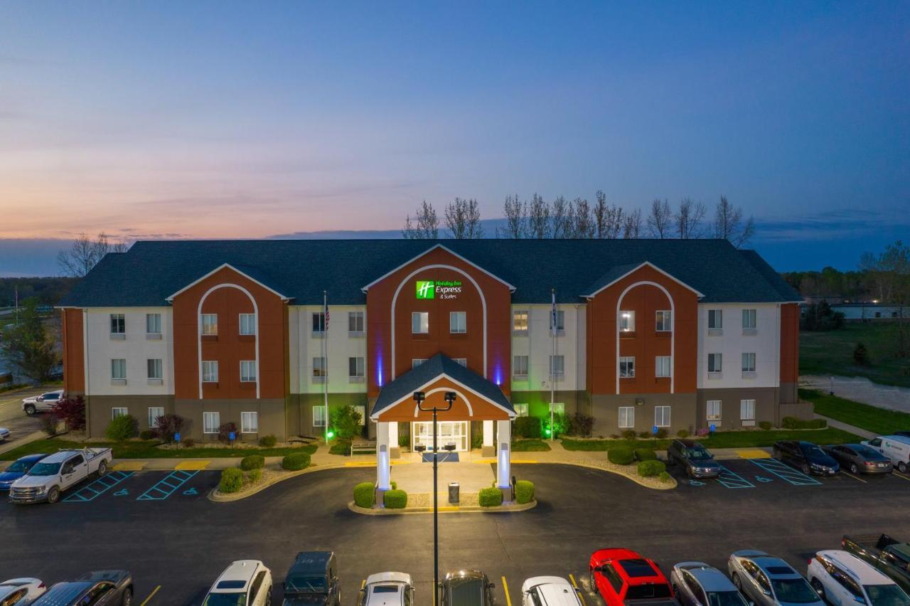 Holiday Inn Express Hotel & Suites Bedford By Ihg Buitenkant foto